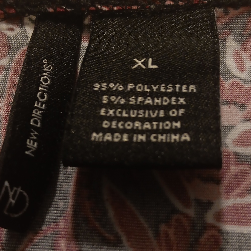 New direction... Top xl...  Beautiful colors, Black White and Wine...